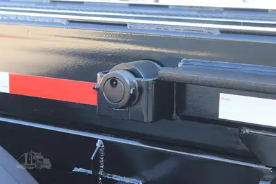 New | in-Stock 2025 MACK MD6 Hooklifts & Roll-Offs Texas US | Roll Off Truck World #1491908
