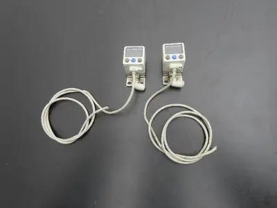 SMC ISE40A-W1-Y Digital Pressure Switch 12-24vdc 0-145psi Lot of 2