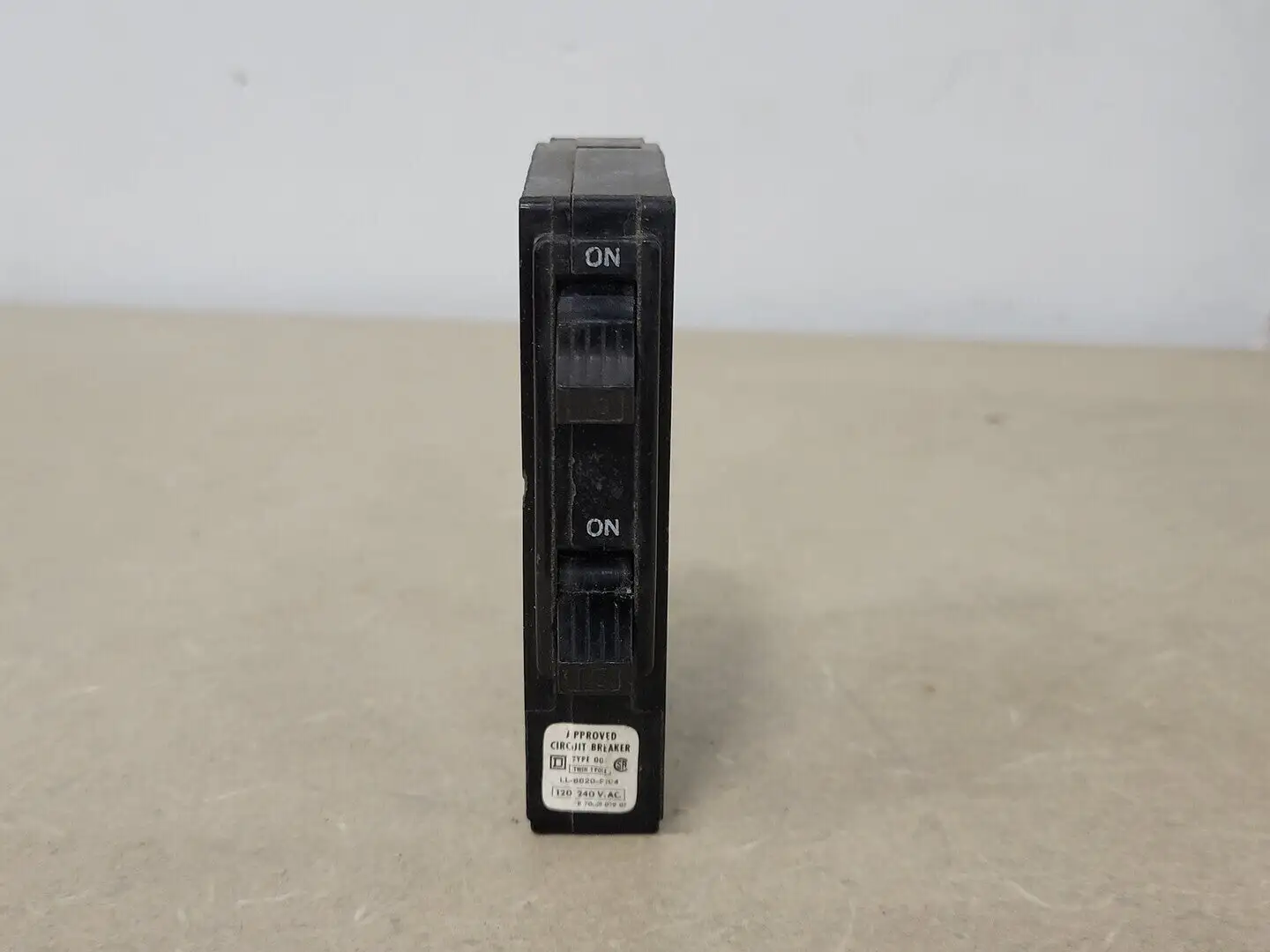 USED SQUARE D QO115
