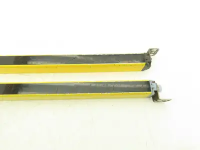 Schmersal SLC440-ER-0490-14-01 Safety Light Curtain Transmitter/Receiver - READ