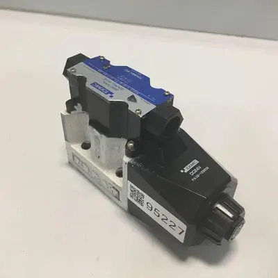 USED TOKIMEC DG4VS-5-0A-M-P7L-H-7-40-JA5