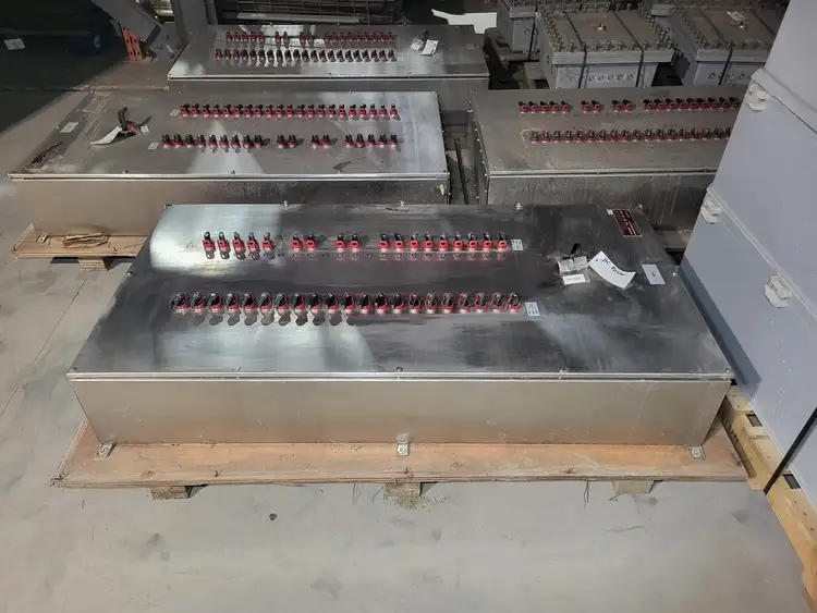 Used APPLETON RQSG132M42T510 Switchgears British Columbia CA | Lenmark #477651