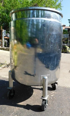 USED SINAEKATO SS TANK 500 GALLON