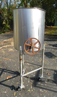 USED 80 GALLON MIXING TANK 80 GALLON