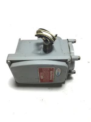 Masoneilan Dresser 8005A Valve Positioner 23 PSI Supply