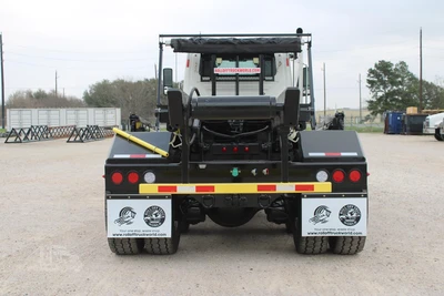 New | in-Stock 2026 INTERNATIONAL HX Rolloff Trucks Texas US | Roll Off Truck World #1491815