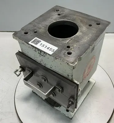 USED METAL FABRICATOR NO MODEL / NO TAG