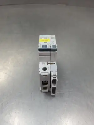USED Siemens 5SJ4116-7HG40 CIRCUIT BREAKER W/5ST301 AS Auxiliary Switch