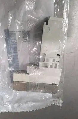 SMC VQC1A01N-51 Solenoid Valve Loc5B5/2