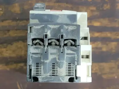 Used SCHNEIDER ELECTRIC GV2ME22 Switchgears British Columbia CA | Lenmark #242048
