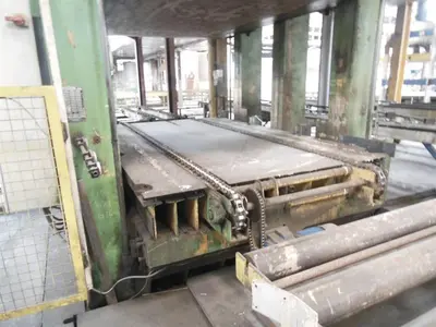 USED BECKER PANEL PRESS 650 TON