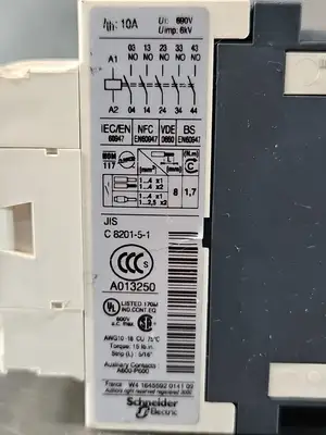 Telemecanique CAD50BL Control Relay 600vac 24vdc (BIN453)
