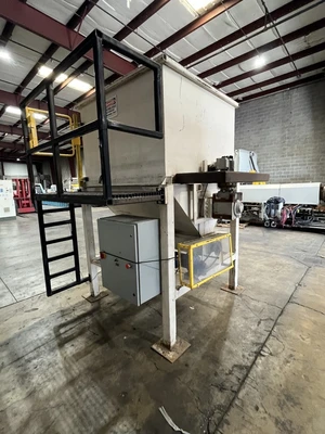 Approx. 125 cu/ft Agitator, Two Rotor/Augers