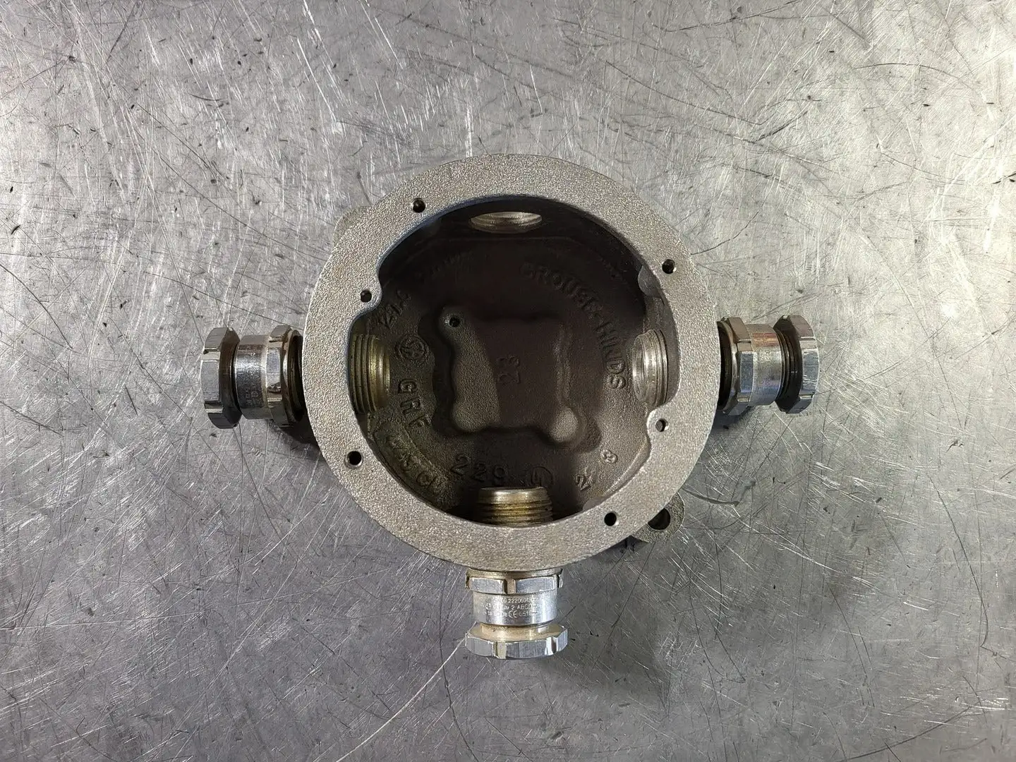 NEW CROUSE-HINDS GRF229