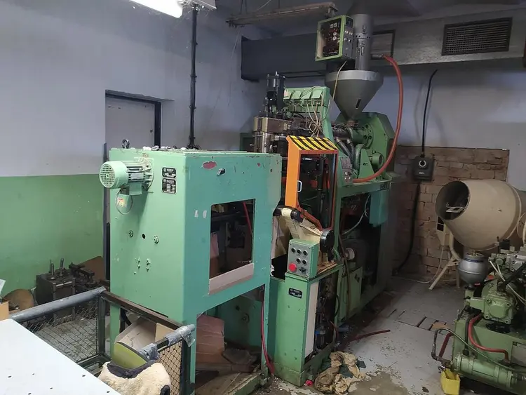 Used 1991 CHODOS M001 Injection Molding Machines CZ | Amaron s.r.o. #1065038