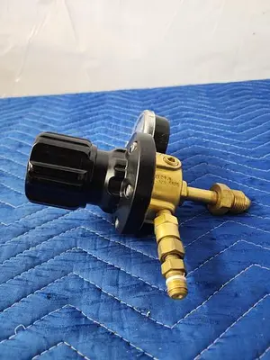 VICTOR ELC4-325-580R HEAVY DUTY INERT GAS LIQUID CYLINDER REGULATOR