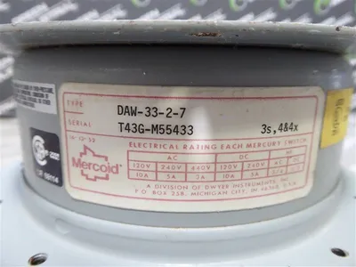 Mercoid Control DAW-33-2-7 Differential Pressure Switch 5-150 PSIG Used