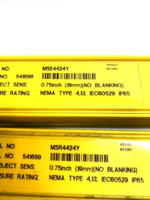 USED BANNER MINI-SCREEN SAFETY LIGHT CURTAIN PAIR 44IN