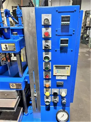 USED 1996 WABASH WABASH DAG30H-15-CX PRESS