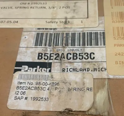 NEW PARKER B5E2ACB53C SOLENOID VALVE 3/8 2 POS. 120V
