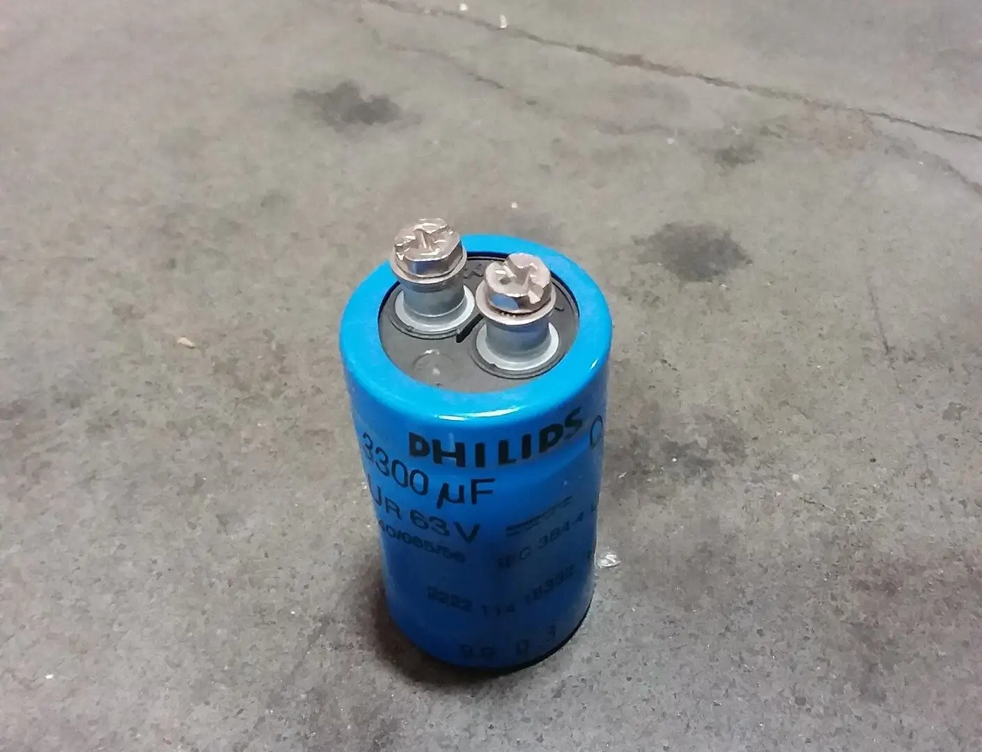 3300 uF Electrolytic Capacitor 2222 114 18332