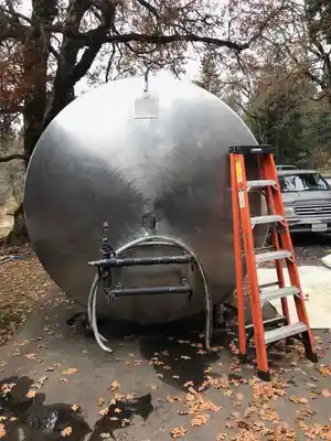 USED 1948 C.E. HOWARD 2,000 GALLON