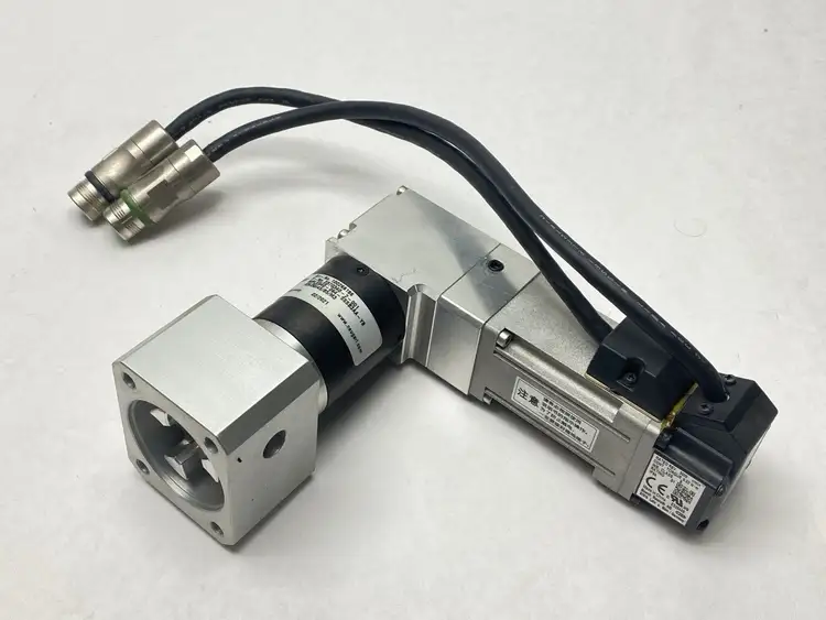 Used Rexroth Servo Motor R911344211 w/ Neugart 100266186 Gear Servo Motors Michigan US | Maverick Industrial Sales #1389550
