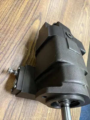 USED OIL GEAR PVW06-RDAY-CN-NN-TK-CP