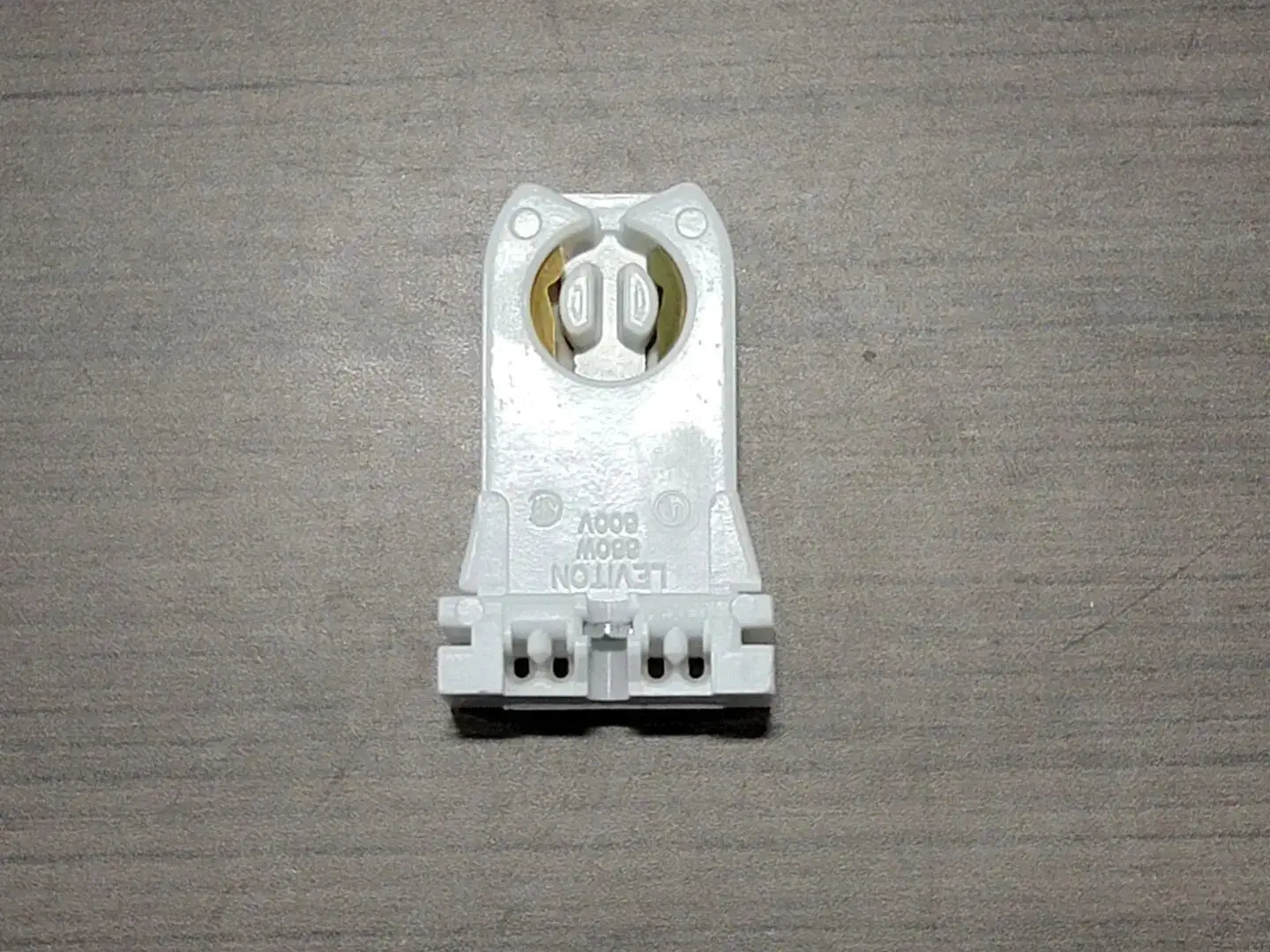 NEW LEGRAND 13057-UN