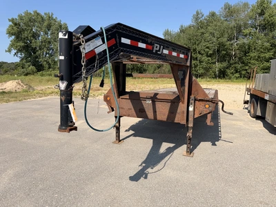 Used 2010 PJ GOOSENECK DECKOVER TRI-AXLE Deckover Trailers Michigan US | Miedema Asset Management Group #1338391