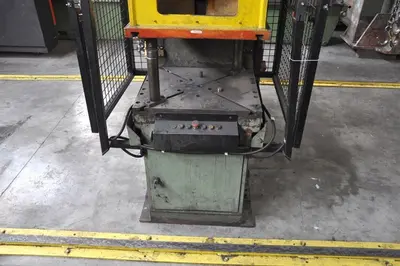 USED CAVENAGHI & RIDOLFI 60 TON