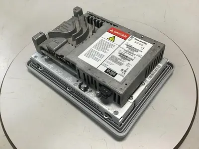 USED ALLEN BRADLEY 2711P-T7C4D / 2711P-RP8D