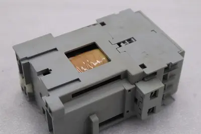 Allen Bradley 100-C09DJ300/100-C09D*300 DRIVES STOCK #L-483-C