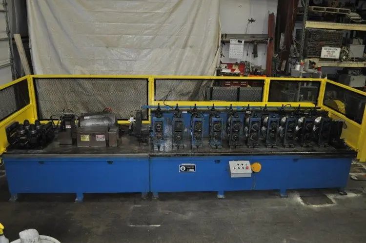 Used CONTOUR 2000-SU-10-12 Roll Formers | D & D Industries #438272