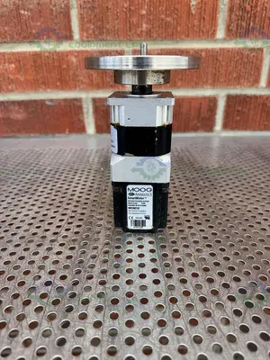 USED MOOG SM23165DT-DE INTEGRATED SERVO SMART MOTOR W/ MOOG GH23SP100 GEAR BOX 100:1