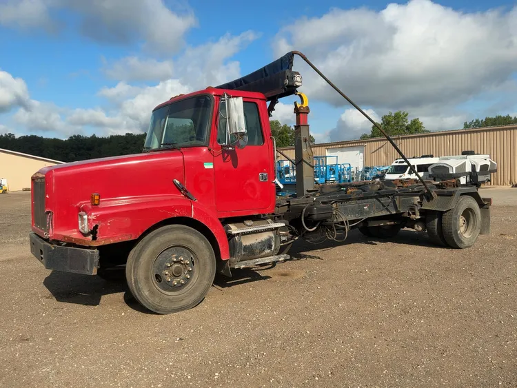 Used 1999 VOLVO TBD Conventional trucks Michigan US | Miedema Asset Management Group #1390409