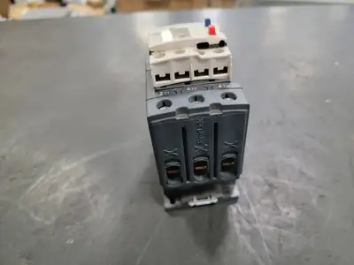 USED SCHNEIDER ELECTRIC LRD340