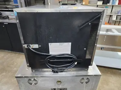 Used Amana Used Amana Heavy-Duty Stainless Steel Commercial Microwave Oven with Push Button Controls – 1700W Ovens Illinois US | Falcon Restaurant Supply #1376739