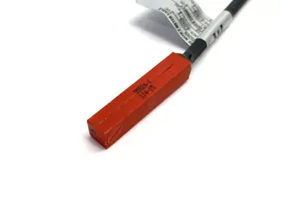 USED PHD HALL EFFECT SWITCH POSITION SENSOR, M8 3-PIN QUICK CONNECT