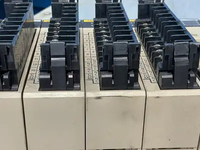 Used OMRON C200HOD219 Programmable Logic Controllers Ohio US | HGR 24 #1345396