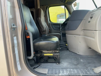 USED 2015 FREIGHTLINER CASCADIA
