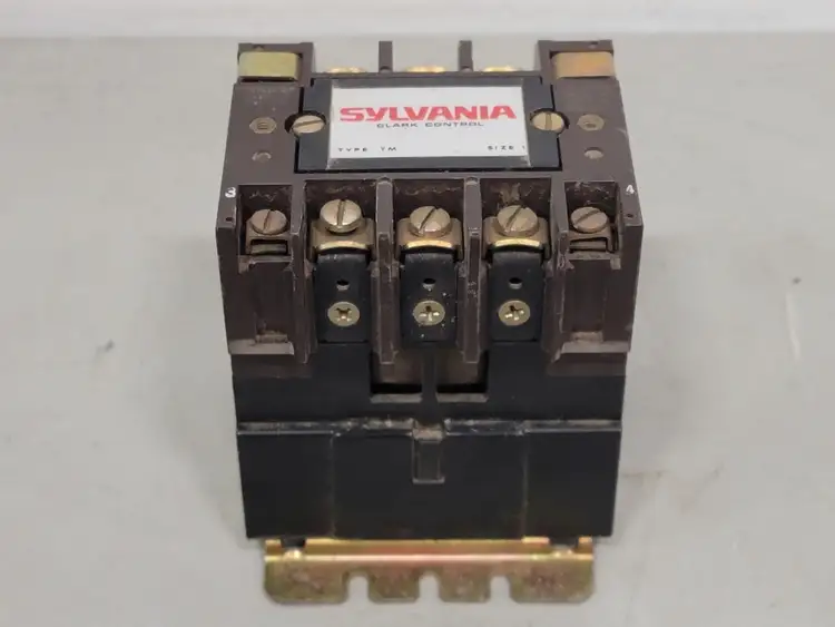 Used SYLVANIA T77U021 Switchgears British Columbia CA | Lenmark #241813