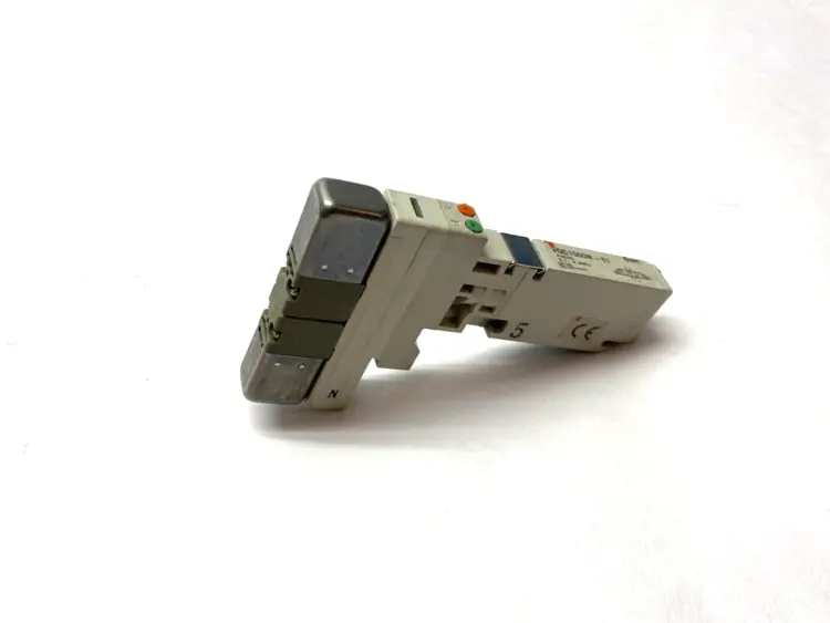 Used SMC DOUBLE SOLENOID VALVE 5-PORT Solenoid Valves | Maverick Industrial Sales #1109329