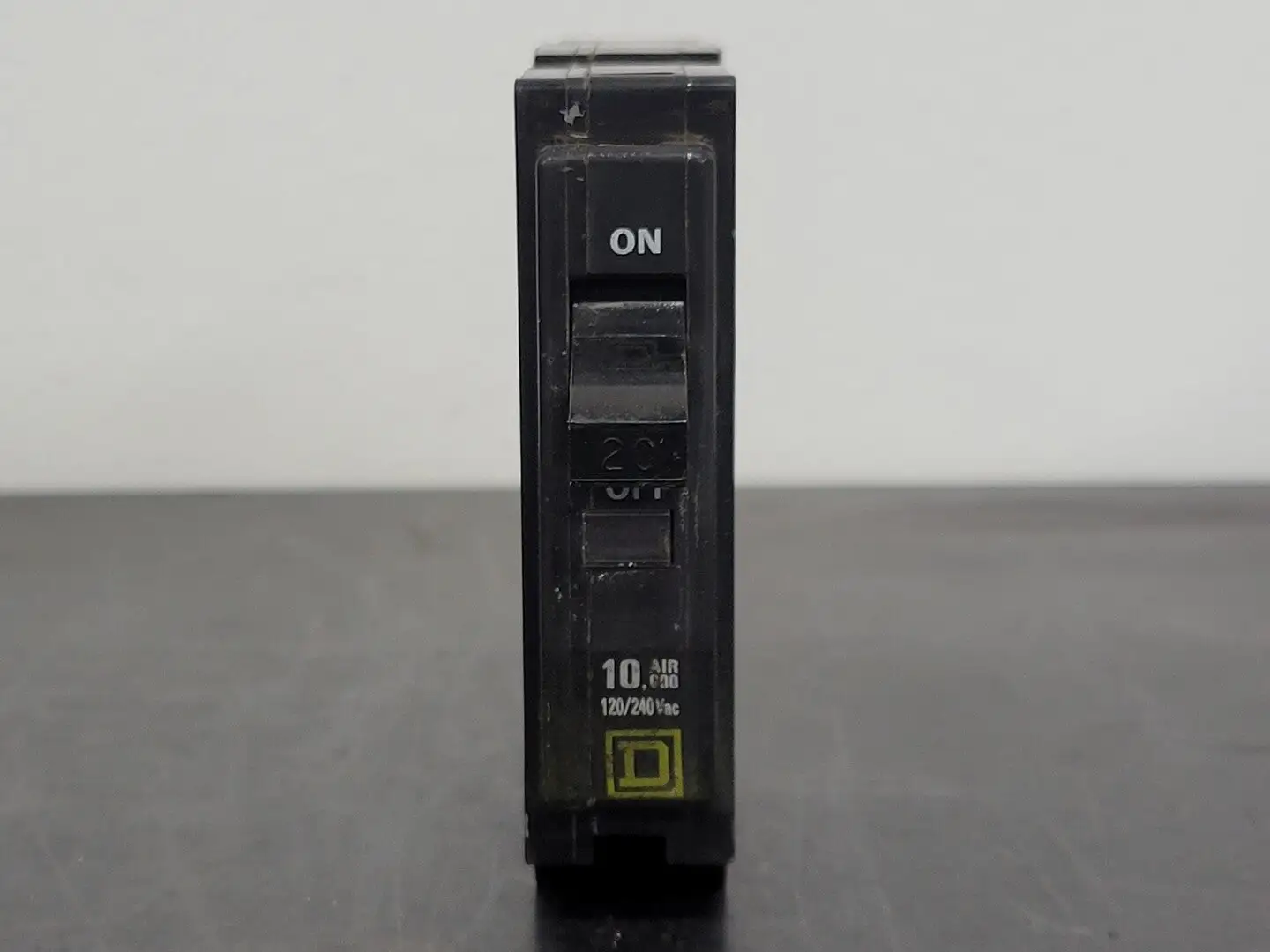 USED SQUARE D QO120