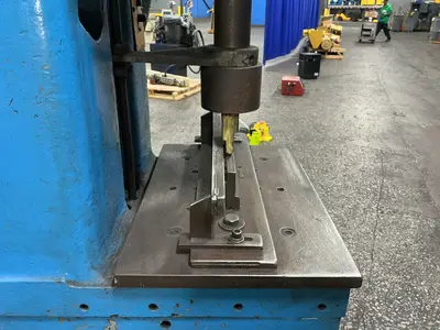 Used DENISON ENGINEERING CO. MC01FA11S01A01 Hydraulic Presses Ohio US | HGR 24 #1457524