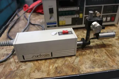 BROWN & SHARPE SURFCOM SURFACE TEXTURE MEASURING INSTRUMENT: STOCK # 10306