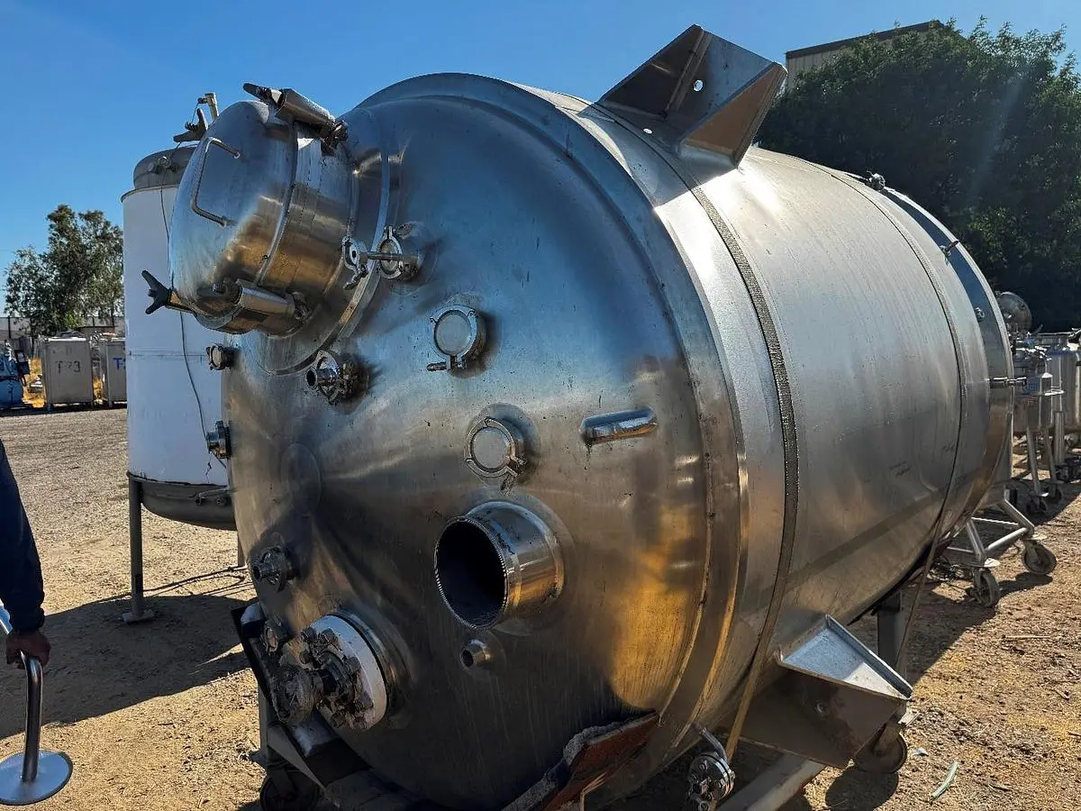 Tank, 1,320 Gallon (5,000 Liter), Jacketed, Agitated, 316L Stainless Steel, 100 PSI, #5991478