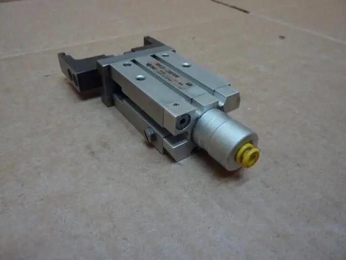 Used SMC MHZ2-20DNW Clamps Michigan US | Ideal Machinery #595553