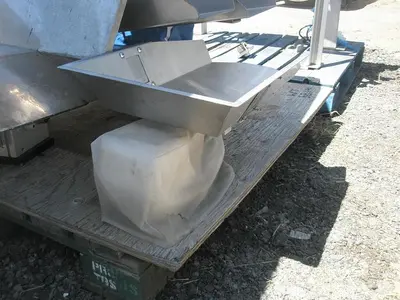 Feeder, Vibratory, 10" X 22", S/st, Electro-Magnet Driven, #C736625