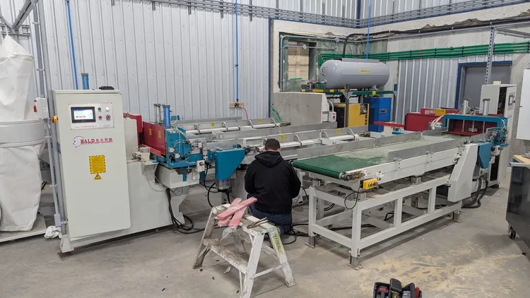 Used _UNKNOWN_ CHAIN CONVEYER  RL – 530 Woodworking Moulders British Columbia CA | Coast Machinery Group #878043